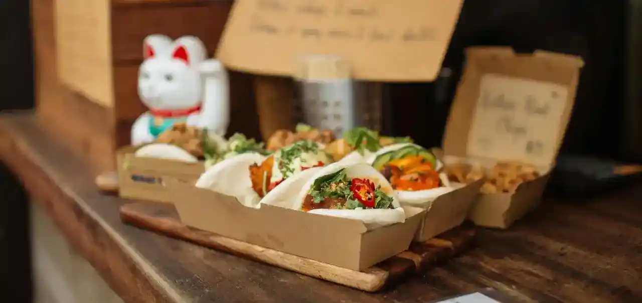 Bao Buns végans Bytemeuh garnis de jackfruit et légumes croquants